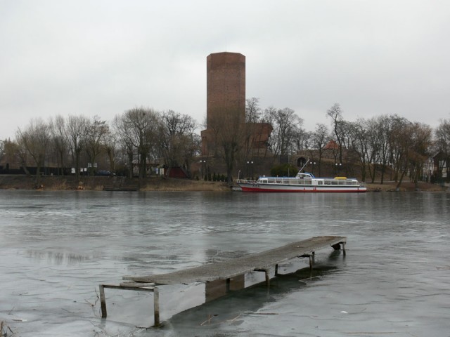 Zamek w Kruszwicy nad Jeziorem Gopło