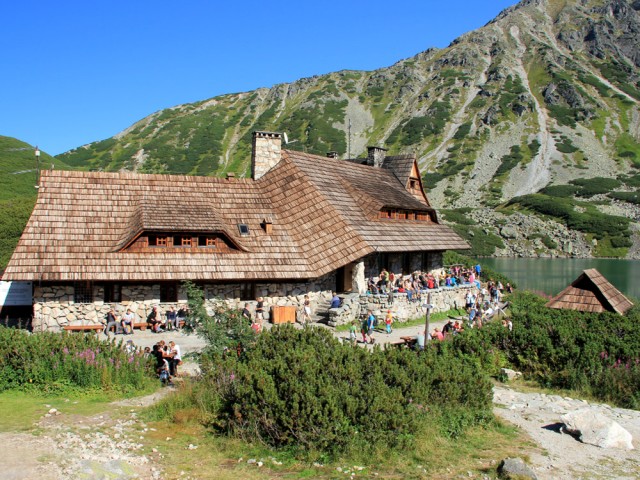 Schronisko w Dolinie Pięciu Stawów Polskich