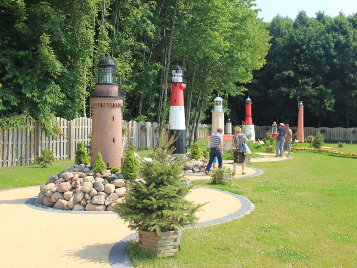 Park Miniatur Latarni Morskich w Niechorzu