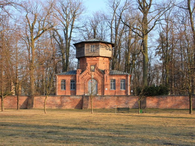 Wieża ciśnień przy pałacu