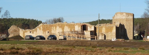 Ruiny Zamku Kazimierza Wielkiego w Inowłodzu